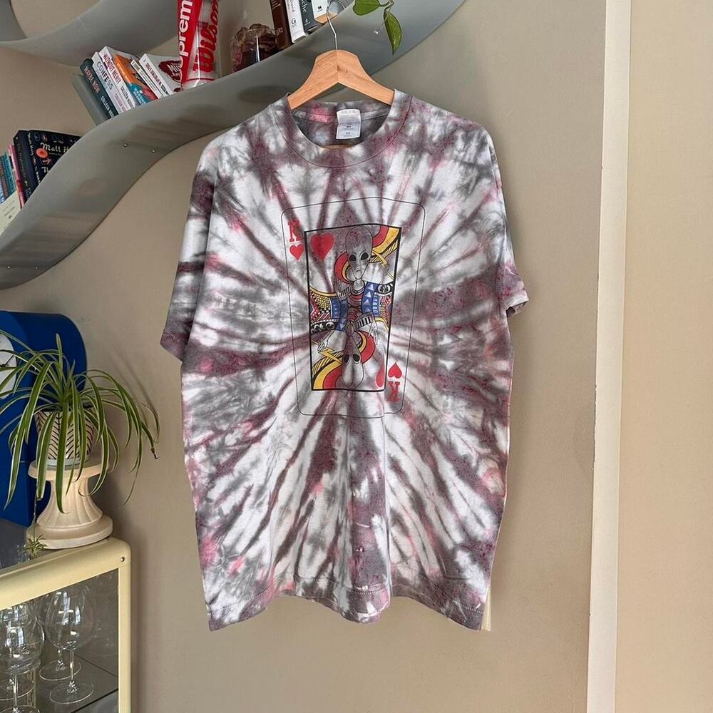 Vintage Alien Tie-dye King of Hearts Shirt